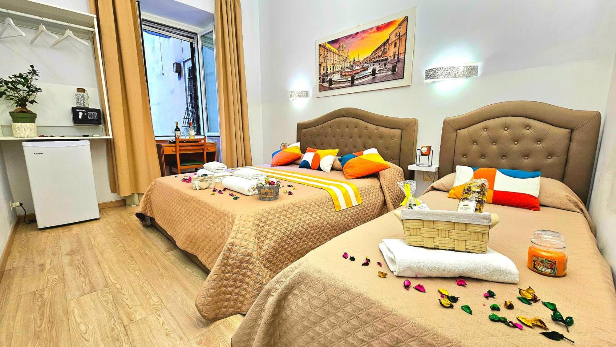 לינה וארוחת בוקר A Casa Simpatia Roma - Free Parking If You Book 4 Nights מראה חיצוני תמונה
